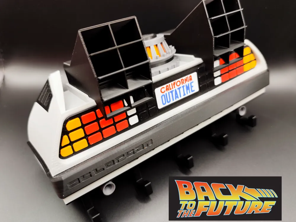 تعلاكة مفاتيح Delorean